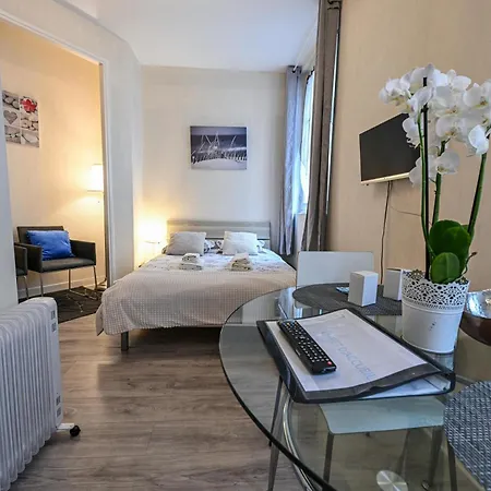 Cosy Eugenie Au Pied De L'opera Et Du Kiosque Appartement