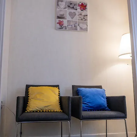 Cosy Eugenie Au Pied De L'opera Et Du Kiosque 아파트 비시