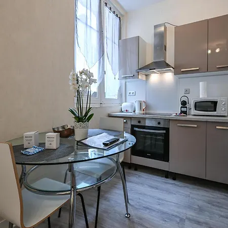 Cosy Eugenie Au Pied De L'opera Et Du Kiosque 비시